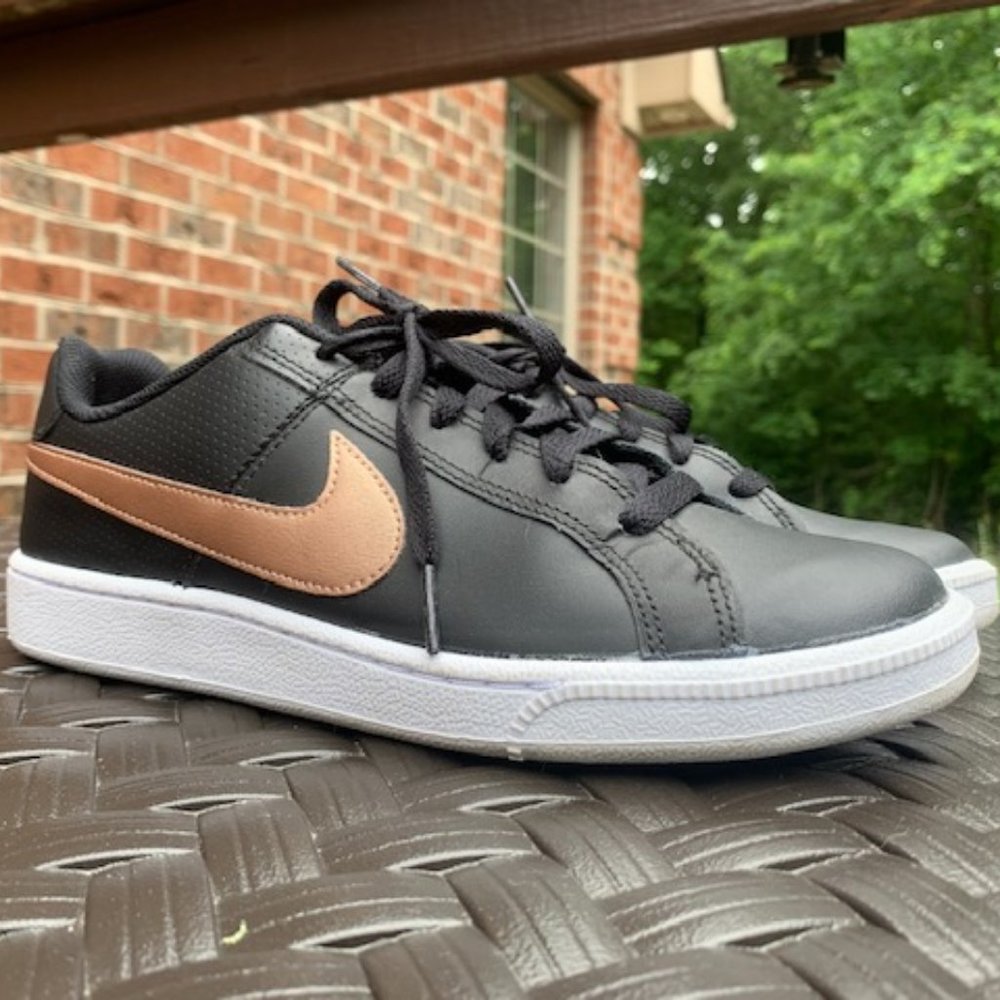 Nike Court Royale Women's Casual  Shoes Size 8